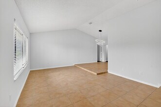4135 Bay Laurel Way in Boca Raton, FL - Foto de edificio - Building Photo