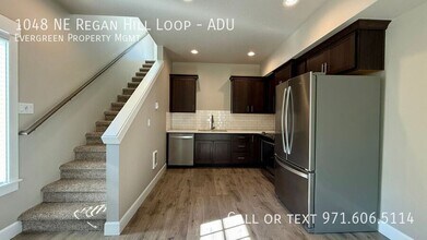 1048 NE Regan Hill Loop in Estacada, OR - Building Photo - Building Photo