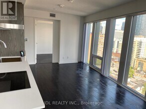 60-2060 Shuter St in Toronto, ON - Building Photo - Building Photo