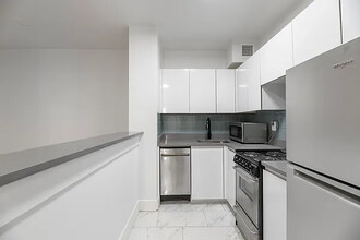 207 East 37th Street in New York, NY - Building Photo - Building Photo