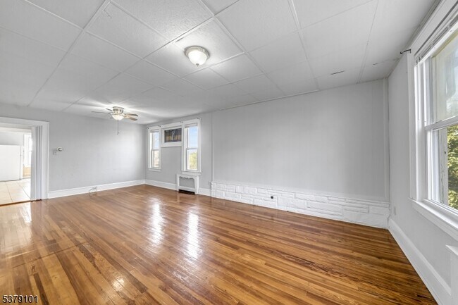78 Mt Prospect Ave in Belleville, NJ - Foto de edificio - Building Photo