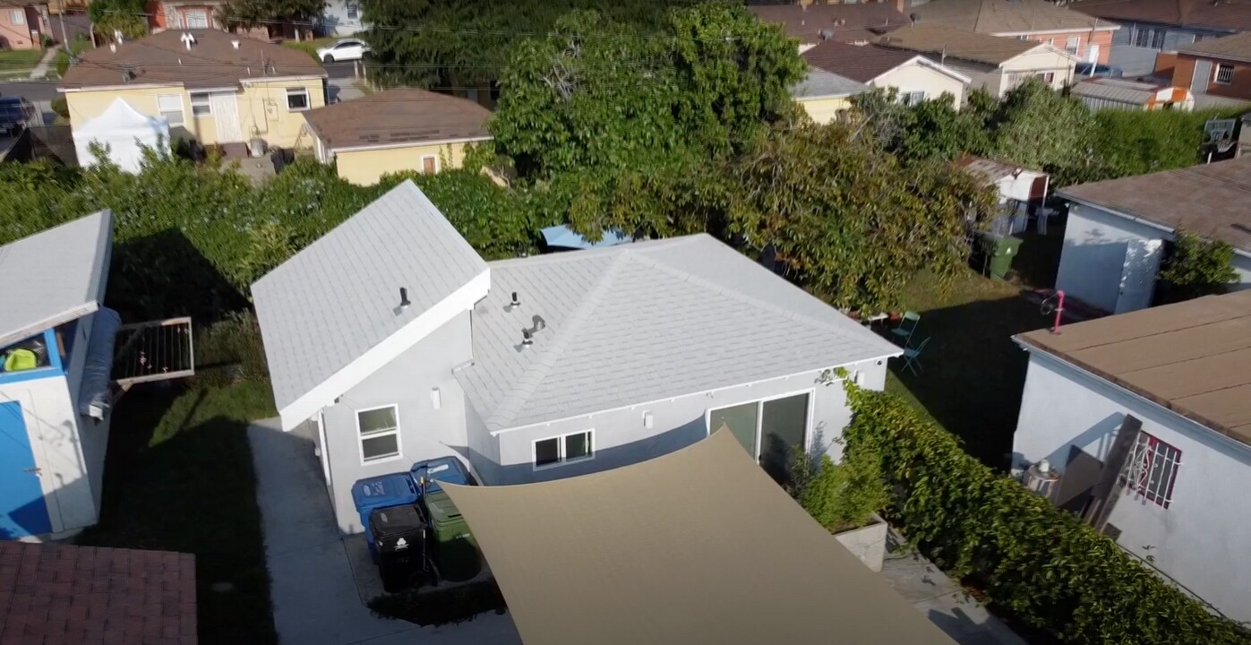 11852 Menlo Ave in Los Angeles, CA - Foto de edificio