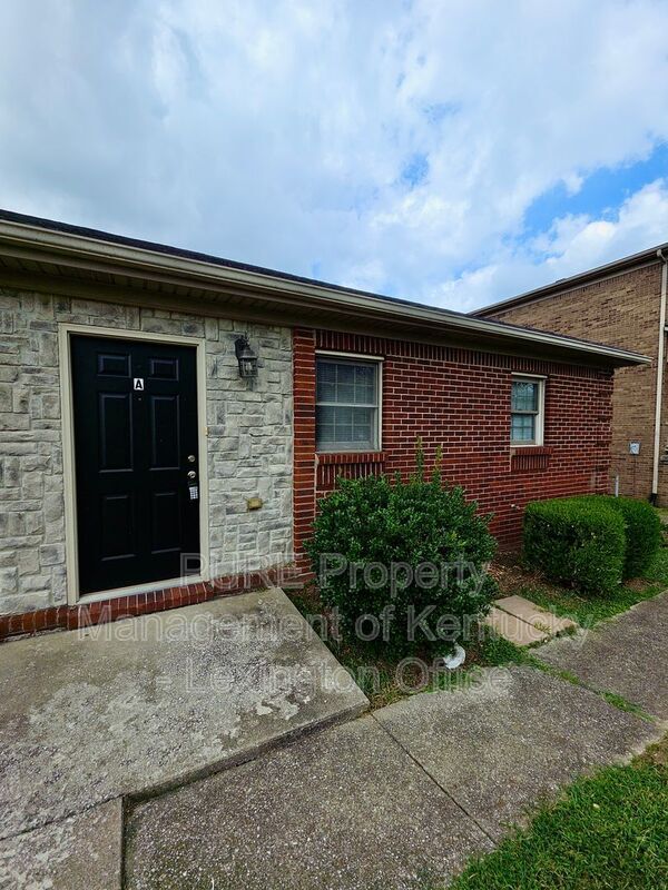 1322 Lancaster Rd in Richmond, KY - Building Photo - Building Photo