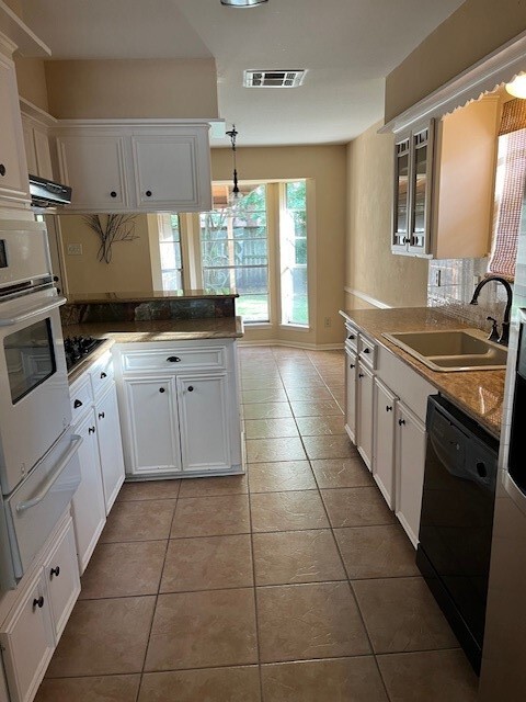 property at 13815 Ivymount Dr