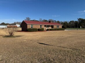 584 Lakeview Rd in Snow Hill, NC - Building Photo - Building Photo