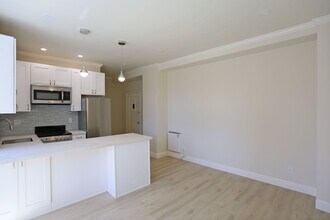 1918 Lakeshore Ave in Oakland, CA - Building Photo - Building Photo