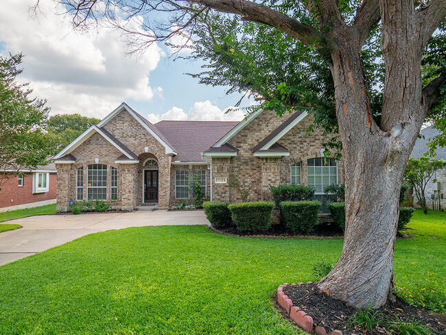 11105 Appletree Ln in Austin, TX - Foto de edificio - Building Photo