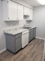 2213 Hawthorne St, Unit C in Forest Grove, OR - Building Photo