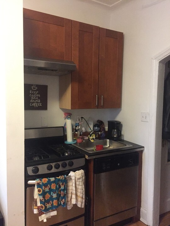 224 E 95th St in New York, NY - Building Photo