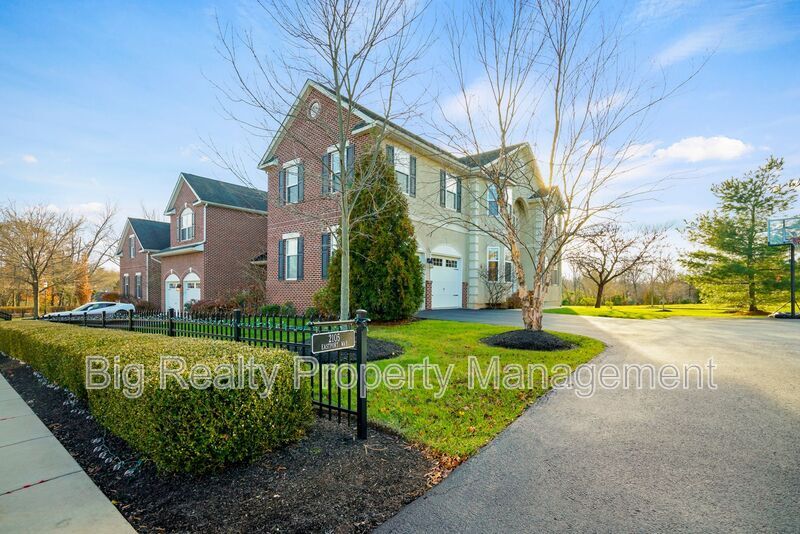 2105 Eastport Way in Harleysville, PA - Building Photo