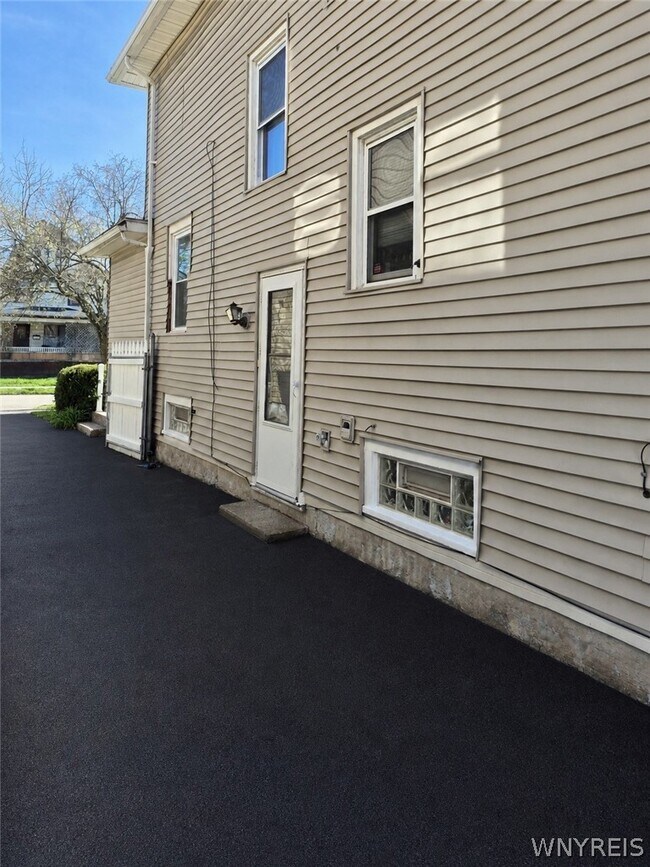 51 W Northrup Pl in Buffalo, NY - Building Photo - Building Photo