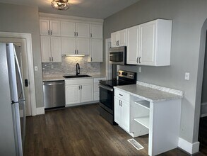 1203 S West Ave in Sioux Falls, SD - Building Photo - Building Photo