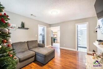 100 Ravenwood Way in Warner Robins, GA - Building Photo - Building Photo