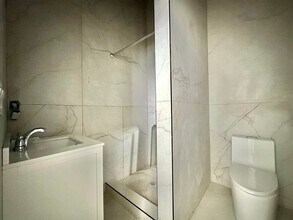 402 Crown St-Unit -402-2 in New Haven, CT - Foto de edificio - Building Photo