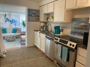 28 Ocean Shore Dr in Ormond Beach, FL - Foto de edificio - Building Photo