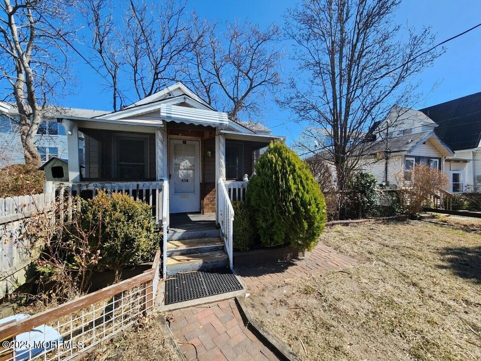 45 Campview Ave in Keansburg, NJ - Building Photo