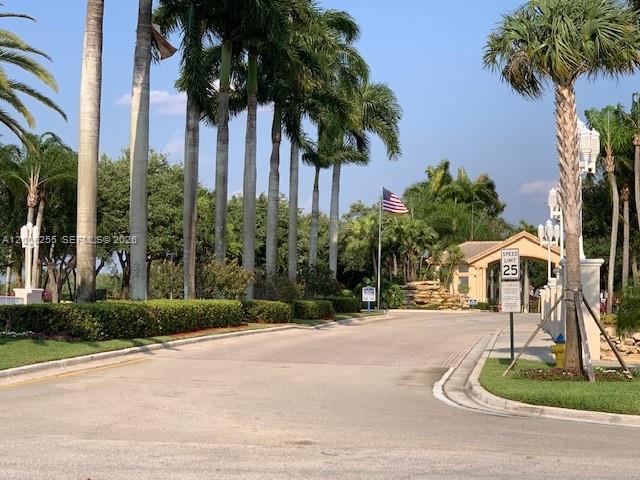 17001 NW 22nd St in Pembroke Pines, FL - Building Photo - Building Photo