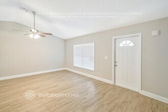 5919 Triphammer Rd in Greenacres, FL - Foto de edificio - Building Photo