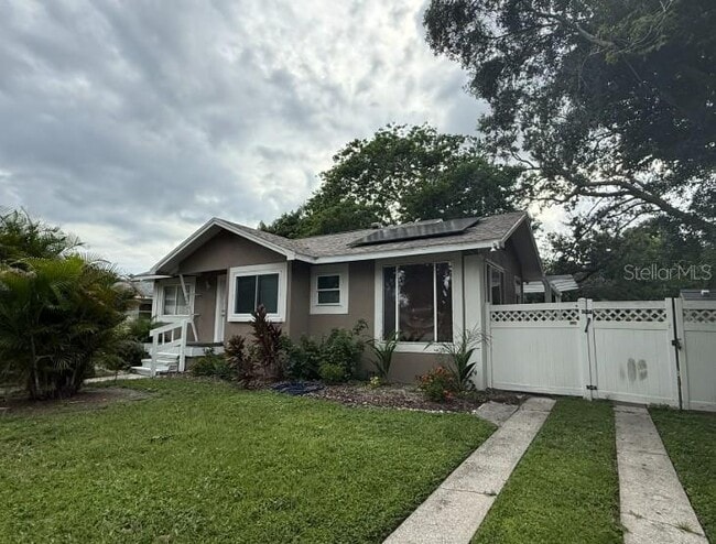 property at 2006 20th St Ct W