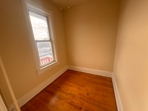 2112 W Greenfield Ave in Milwaukee, WI - Building Photo - Building Photo