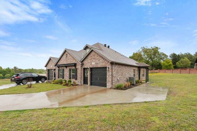 property at 4882 Castlewood Ln