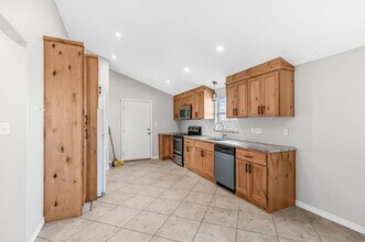 2002 TX-36 in Caldwell, TX - Building Photo - Building Photo