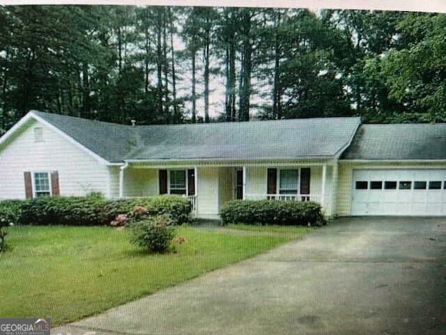 3677 Fernbrook Dr in Snellville, GA - Building Photo