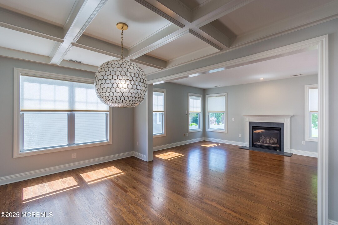 343 Shore Dr in Highlands, NJ - Building Photo