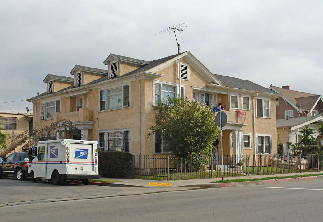 3520 W 17th St in Los Angeles, CA - Foto de edificio