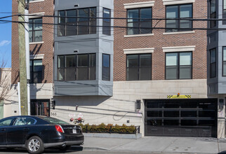 366 6th St in Jersey City, NJ - Building Photo - Building Photo