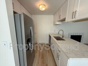 424 Golf Cir E in Manteca, CA - Building Photo - Building Photo