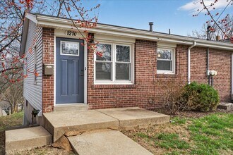 1210 N 5th St in St. Charles, MO - Building Photo - Building Photo