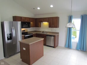 13249 Komatite Way in Fishers, IN - Building Photo - Building Photo