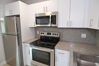 1398 NW 61st St in Miami, FL - Building Photo - Building Photo
