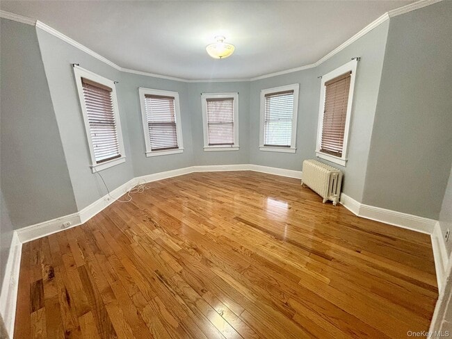 92 Wavecrest St in Valley Stream, NY - Building Photo - Building Photo
