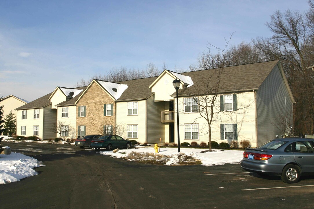 Lake Club Condominiums in Lewis Center, OH - Building Photo