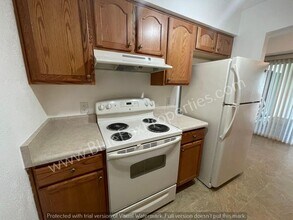 1600 N Wilmot Rd in Tucson, AZ - Foto de edificio - Building Photo