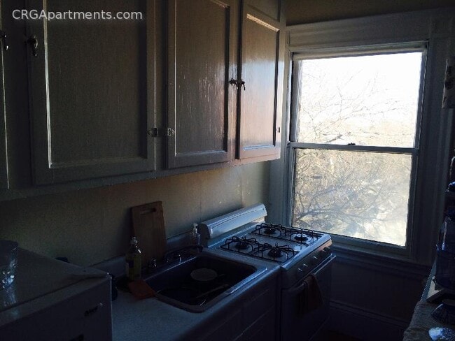 10 Ware St, Unit 206A in Cambridge, MA - Building Photo - Building Photo