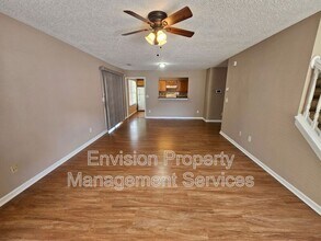 6400 Walnut Way in Union City, GA - Building Photo - Building Photo
