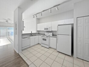 3612 Pine Oak Cir in Ft. Myers, FL - Building Photo - Building Photo