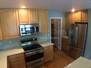 8014 E Fairmount Dr in Denver, CO - Foto de edificio - Building Photo