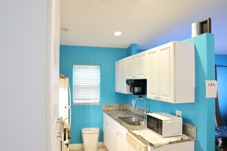 2122 E Ridge Circle East in Boynton Beach, FL - Building Photo - Building Photo