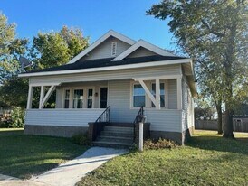 311 E Main St in Carterville, MO - Building Photo