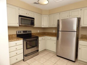655 Riverside Dr-Unit -1405 in Memphis, TN - Building Photo - Building Photo
