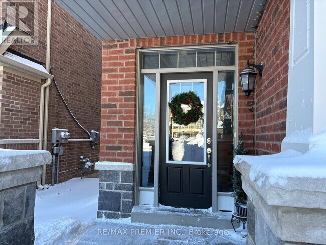 1001 Abram Ct in Innisfil, ON - Building Photo - Building Photo