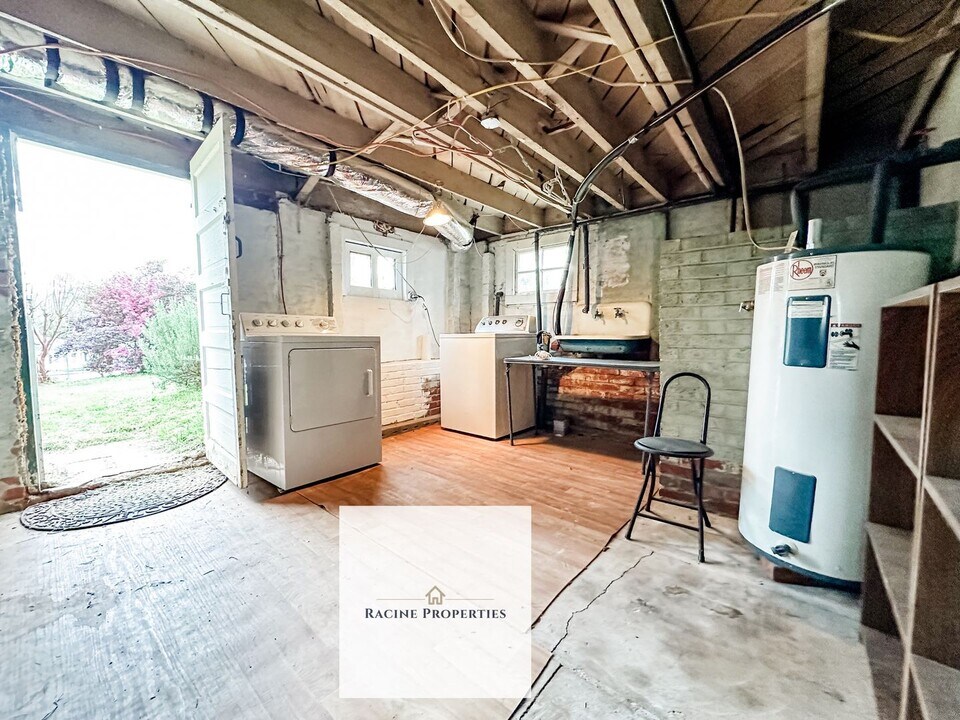 6 Crest St in Lyman, SC - Building Photo