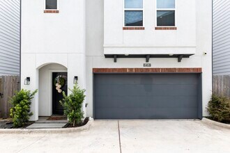 846 Wakefield Dr in Houston, TX - Building Photo - Building Photo