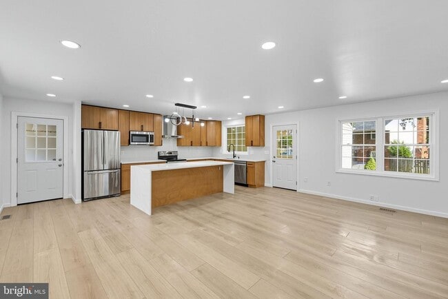 13546 Tabscott Dr in Chantilly, VA - Building Photo - Building Photo