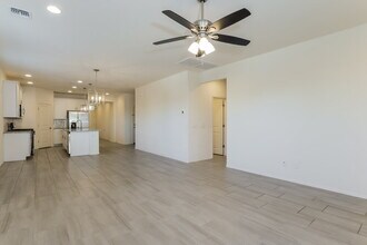 12100 W Charismatic Dr in Marana, AZ - Building Photo - Building Photo