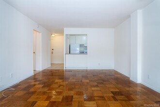 15 Lake St in White Plains, NY - Foto de edificio - Building Photo